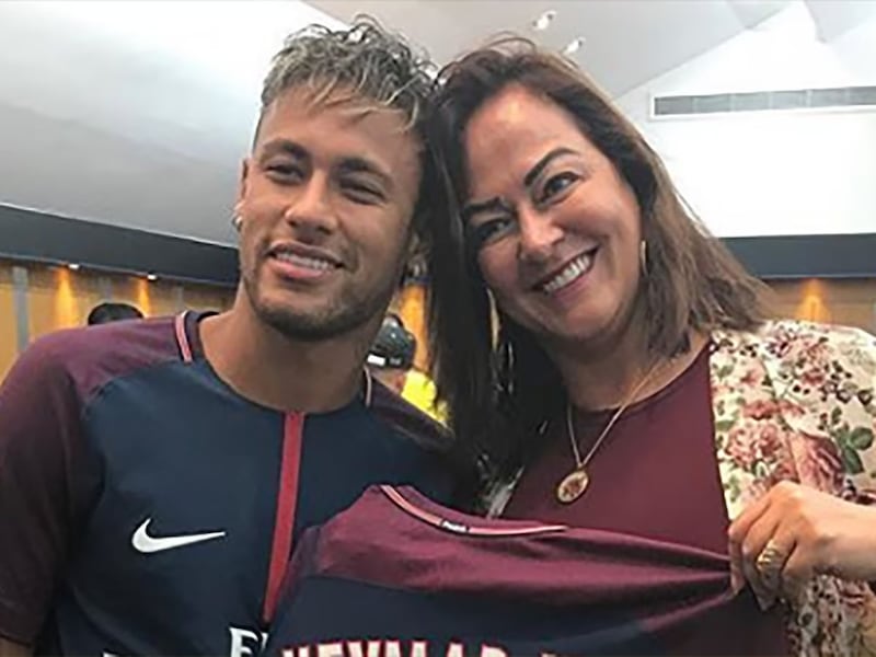 Neymar y su mamá