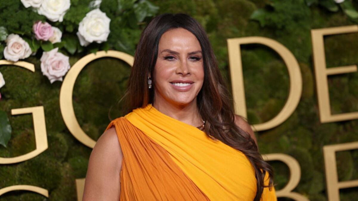 La piñata de Karla Sofía Gascón y el “detalle” que tiene encendida las redes sociales