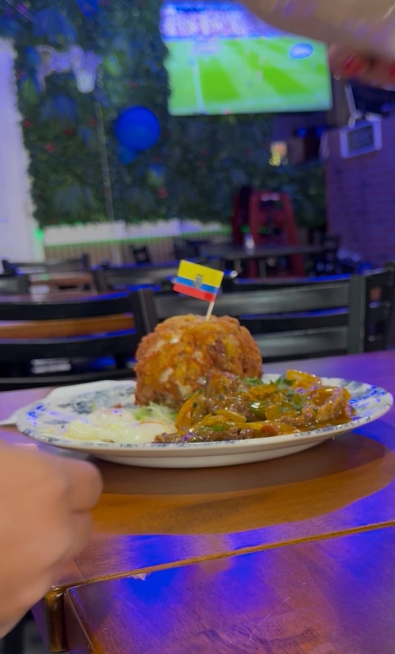El famoso encebollado de Queens