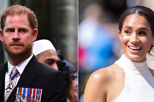 Fuentes cercanas a Meghan Markle y al príncipe Harry aseguran que la pareja se burló de la mala edición en la foto de Kate
