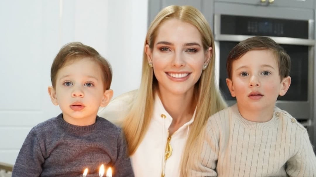 Lavinia Valbonesi con sus hijos