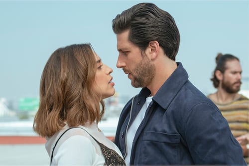 Amor de oficina: Diego Klein y Ana González Bello convierten el caos laboral en la comedia romántica perfecta