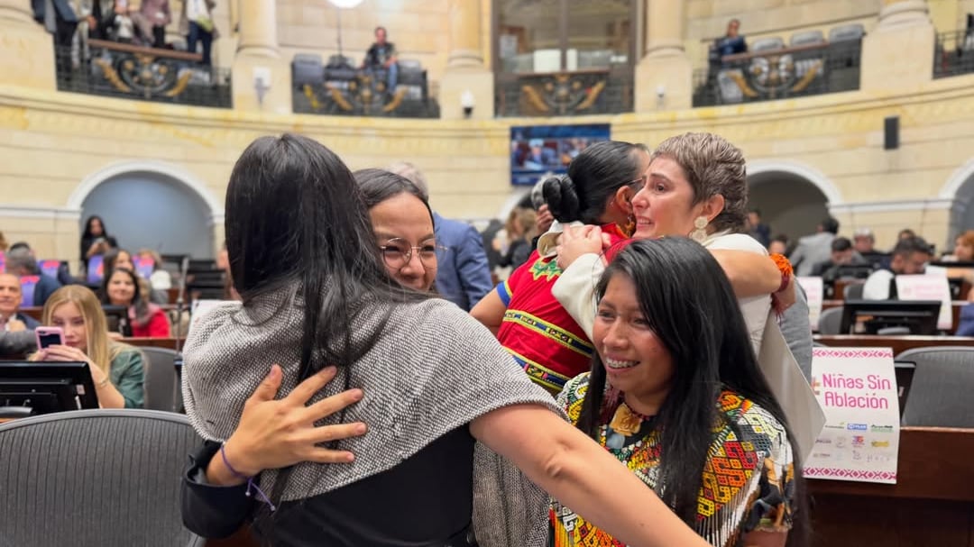 Colombia prohíbe la ablación