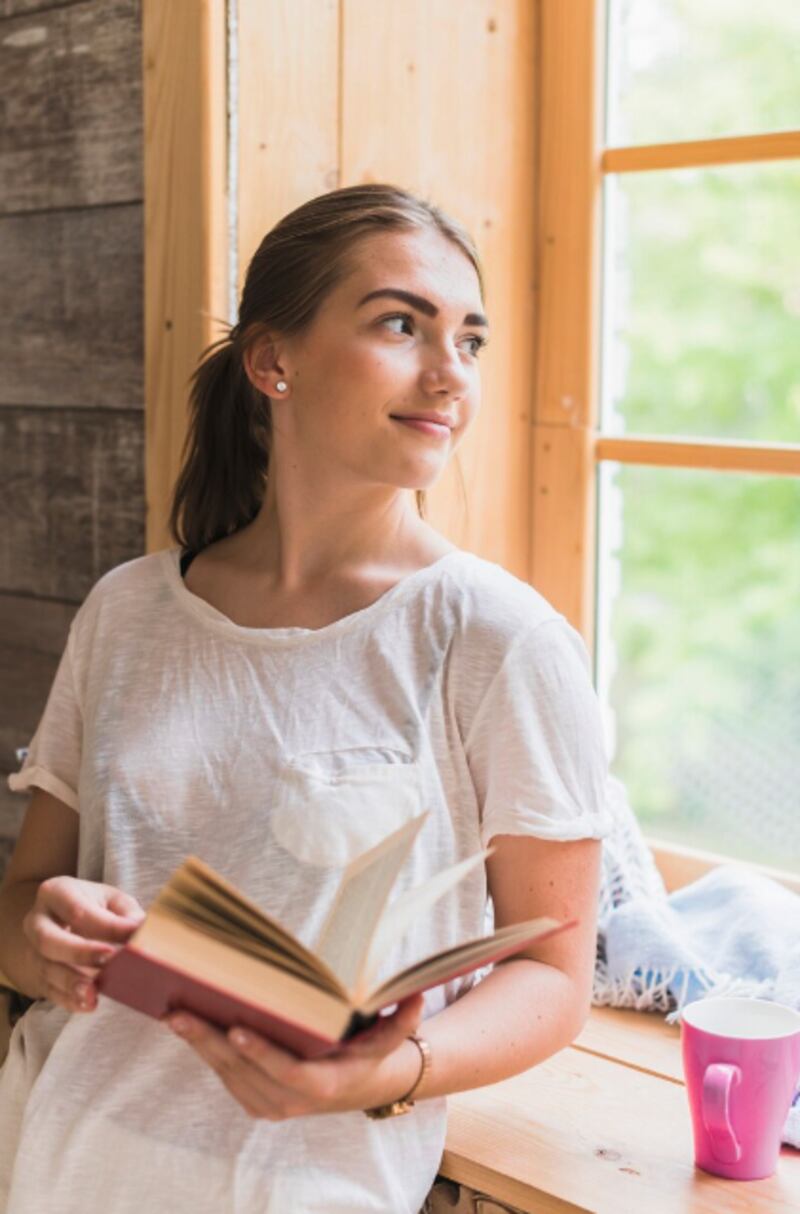 Mujer leyendo