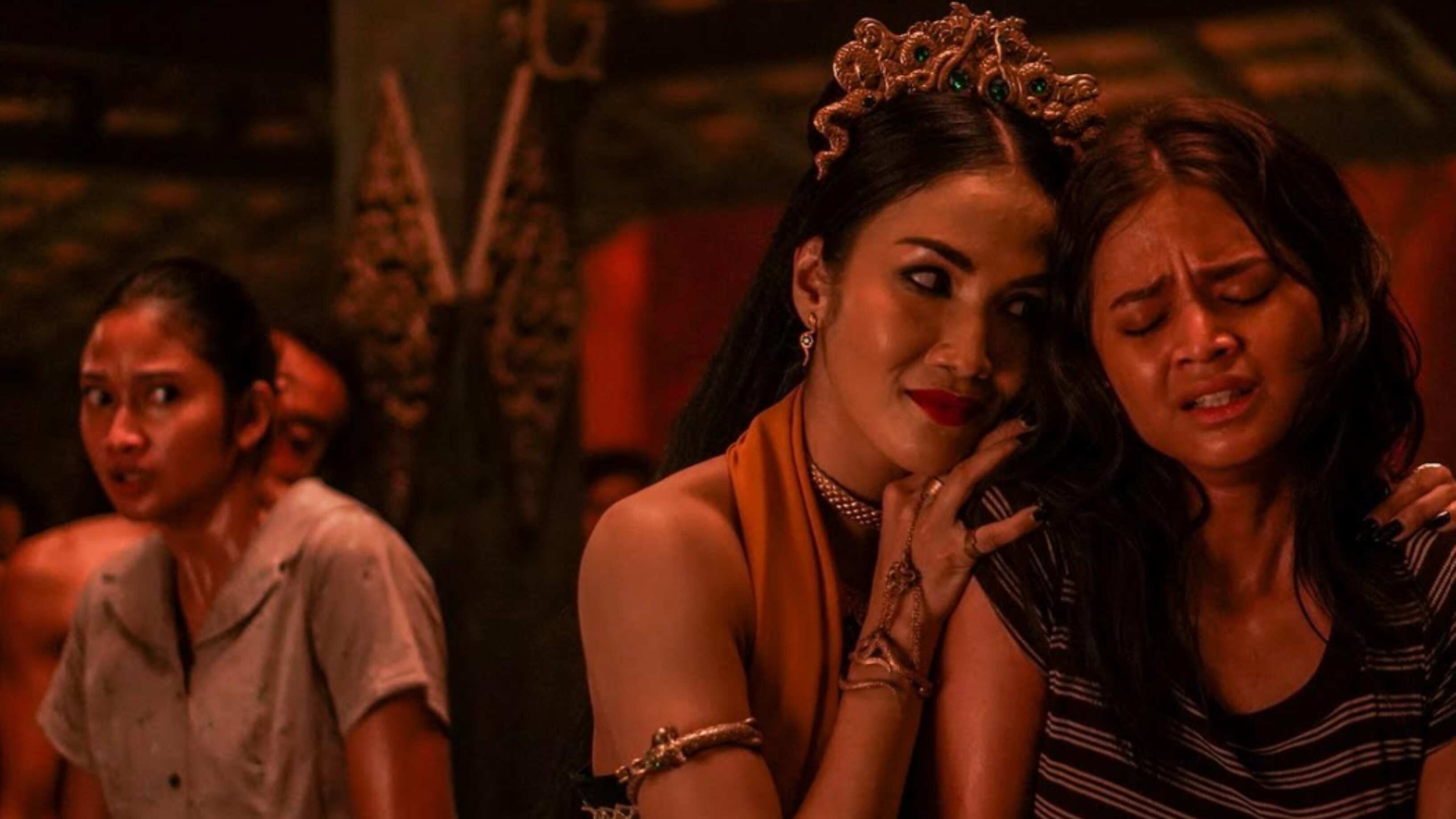 Dancing Village : The Curse Begins