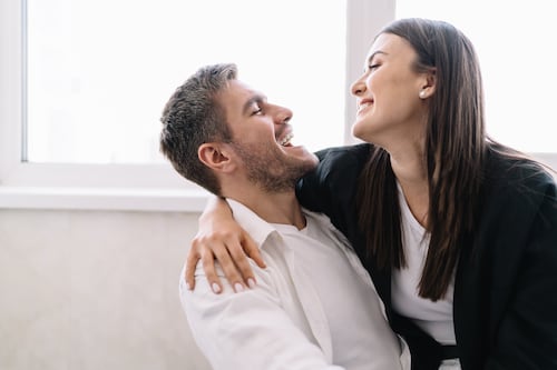 Los esposos que escuchan a sus parejas tienen relaciones más sólidas