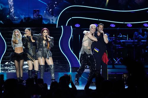 La romántica propuesta de matrimonio en concierto de RBD que se llevó las miradas de miles