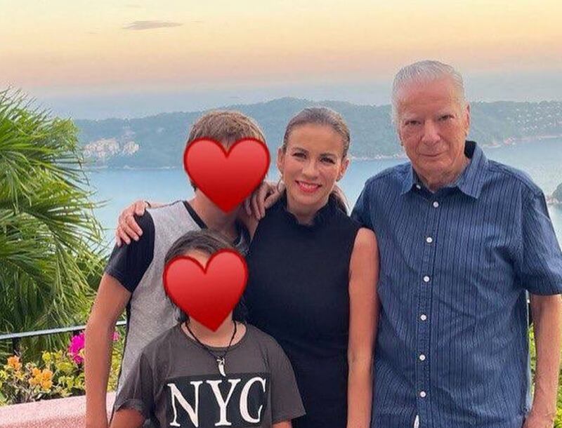 Ingrid Coronado, su papá y sus hijos. / Foto: Instagram.