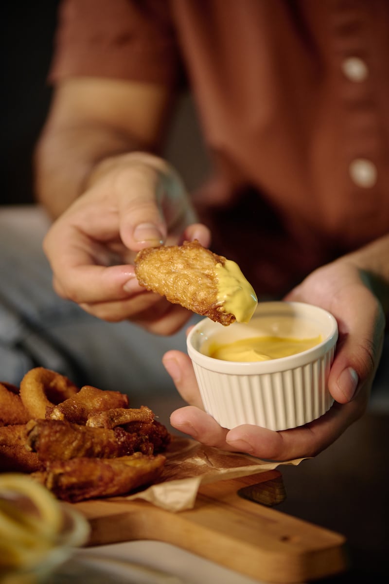 Alitas con salsa honey mustard