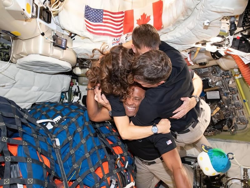 Los problemas físicos que sufrirán los astronautas al regresar a la Tierra