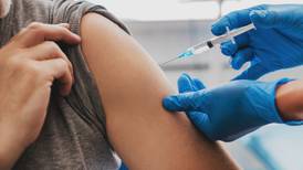 Por qué es importante vacunarse contra la gripe y la neumonía