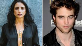El sexy bra de encaje de Aislinn Derbez que cautivó a Robert Pattinson ¿La nueva Eiza González?