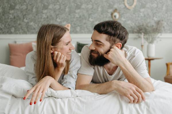 5 cosas que hace un hombre a solas contigo que demuestran que está enamorado