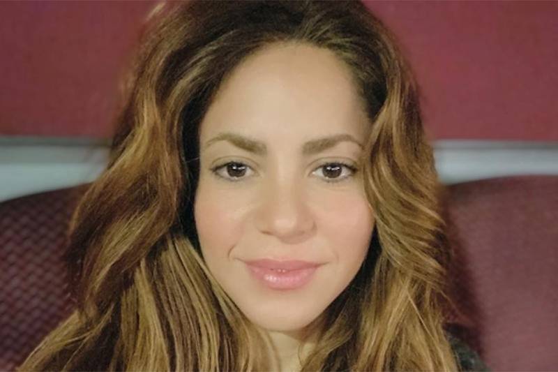 Shakira fue vista sin una gota de maquillaje en la tienda de regalos de un  hospital de Barcelona – Nueva Mujer